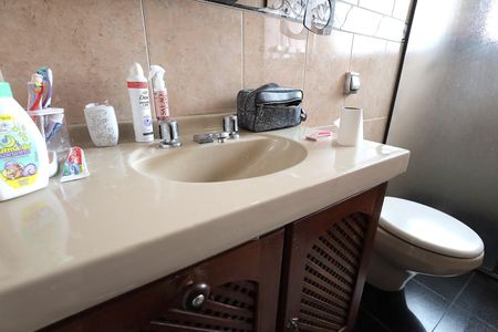Casa à venda com 290m², 3 quartos e 5 vagas Casa à venda com 290m², 3 quartos e 5 vagasBanheiro Suíte