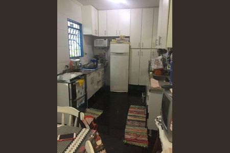 Casa à venda com 196m², 3 quartos e 2 vagas