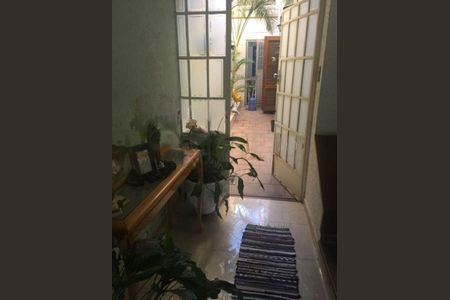 Casa à venda com 196m², 3 quartos e 2 vagas