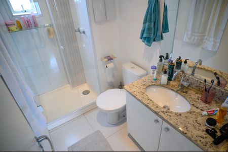 Apartamento à venda com 87m², 3 quartos e 2 vagas Apartamento à venda com 87m², 3 quartos e 2 vagasBanheiro Social