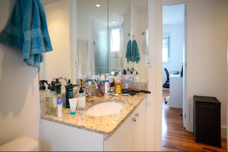 Apartamento à venda com 87m², 3 quartos e 2 vagas Apartamento à venda com 87m², 3 quartos e 2 vagasBanheiro Social