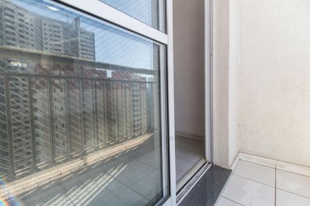 Apartamento à venda com 57m², 2 quartos e 1 vaga Apartamento à venda com 57m², 2 quartos e 1 vagaSacada