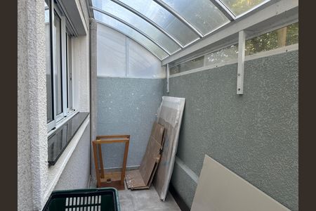 Casa de condomínio para alugar com 105m², 3 quartos e 2 vagasQuintal - corredor