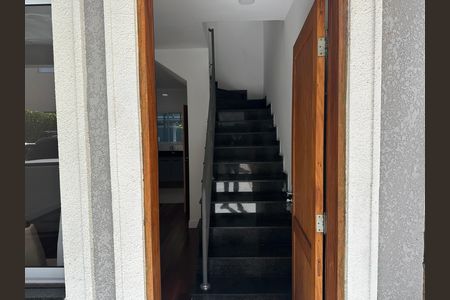 Casa de condomínio para alugar com 105m², 3 quartos e 2 vagasEntrada 