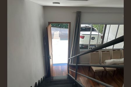Casa de condomínio para alugar com 105m², 3 quartos e 2 vagasVista para saida