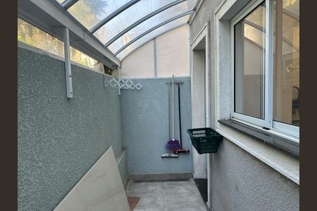 Casa de condomínio para alugar com 105m², 3 quartos e 2 vagasQuintal