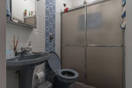 Casa à venda com 175m², 3 quartos e 2 vagasBanheiro 
