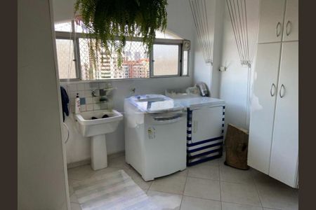 Apartamento à venda com 211m², 4 quartos e 4 vagas