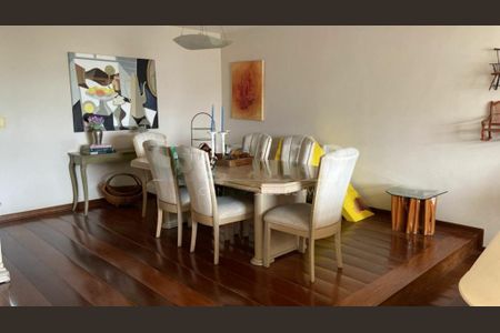 Apartamento à venda com 211m², 4 quartos e 4 vagas