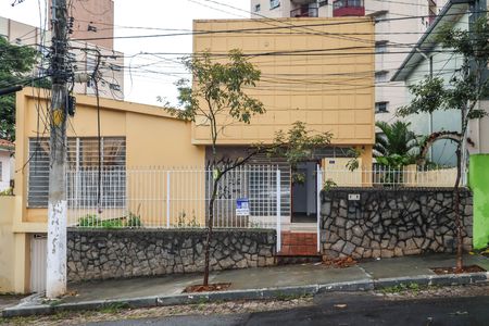 Casa para alugar com 250m², 5 quartos e 2 vagasFachada
