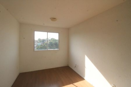 Sala de apartamento para alugar com 2 quartos, 42m² em Cerâmica, Nova Iguaçu