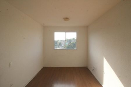 Sala de apartamento para alugar com 2 quartos, 42m² em Cerâmica, Nova Iguaçu