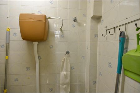 Apartamento à venda com 75m², 3 quartos e sem vaga Apartamento à venda com 75m², 3 quartos e sem vagaBanheiro de serviço