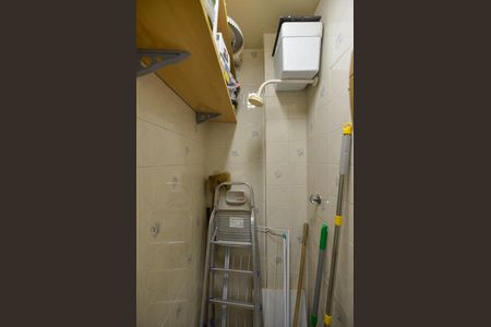Apartamento à venda com 75m², 3 quartos e sem vaga Apartamento à venda com 75m², 3 quartos e sem vagaBanheiro de serviço