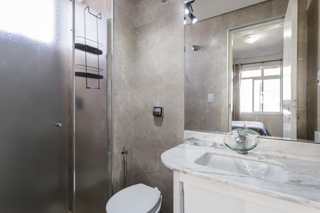 Apartamento para alugar com 100m², 3 quartos e 1 vaga Apartamento para alugar com 100m², 3 quartos e 1 vagaBanheiro da Suíte