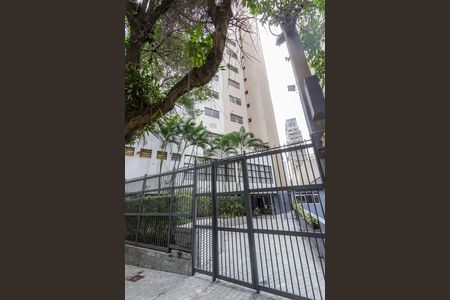Apartamento para alugar com 100m², 3 quartos e 1 vaga Apartamento para alugar com 100m², 3 quartos e 1 vagaFachada