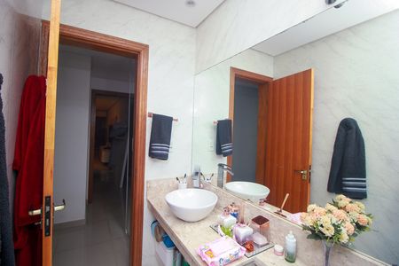 Apartamento à venda com 162m², 2 quartos e 2 vagas Apartamento à venda com 162m², 2 quartos e 2 vagasBanheiro da Suíte