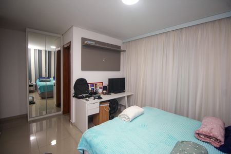Apartamento à venda com 162m², 2 quartos e 2 vagas Apartamento à venda com 162m², 2 quartos e 2 vagasSuíte