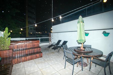Apartamento à venda com 162m², 2 quartos e 2 vagas Apartamento à venda com 162m², 2 quartos e 2 vagasCobertura