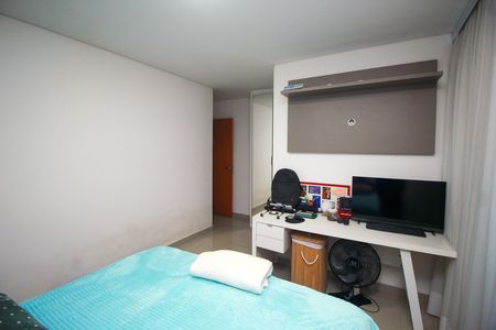 Apartamento à venda com 162m², 2 quartos e 2 vagas Apartamento à venda com 162m², 2 quartos e 2 vagasSuíte