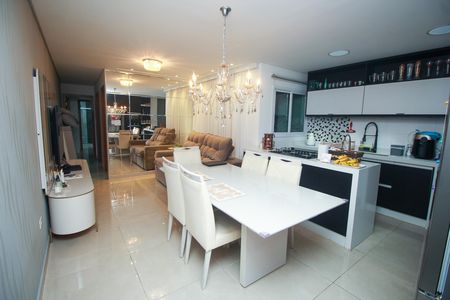 Apartamento à venda com 162m², 2 quartos e 2 vagas Apartamento à venda com 162m², 2 quartos e 2 vagasSala de Jantar