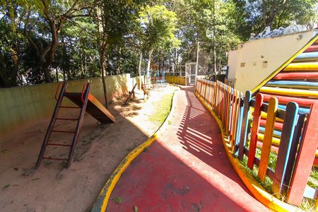 Apartamento à venda com 40m², 2 quartos e 1 vaga Apartamento à venda com 40m², 2 quartos e 1 vagaÁrea comum - Playground