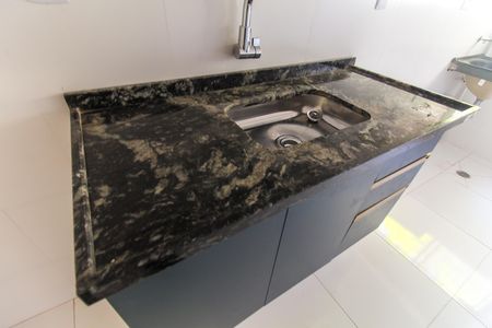 Apartamento à venda com 40m², 2 quartos e 1 vaga Apartamento à venda com 40m², 2 quartos e 1 vagaCozinha e Área de Serviço