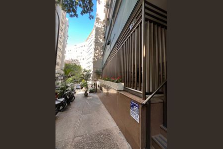 Apartamento para alugar com 72m², 2 quartos e sem vaga