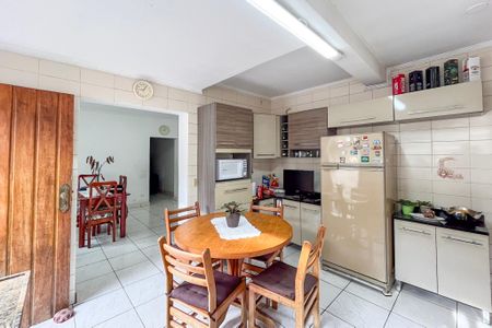 Casa à venda com 183m², 3 quartos e 4 vagas Casa à venda com 183m², 3 quartos e 4 vagasCozinha