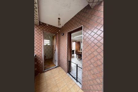 Casa à venda com 183m², 3 quartos e 4 vagas Casa à venda com 183m², 3 quartos e 4 vagasÁrea externa
