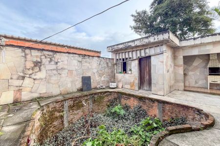 Casa à venda com 183m², 3 quartos e 4 vagas Casa à venda com 183m², 3 quartos e 4 vagasPiscina