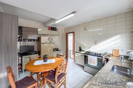 Casa à venda com 183m², 3 quartos e 4 vagas Casa à venda com 183m², 3 quartos e 4 vagasCozinha