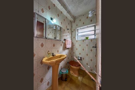 Casa à venda com 183m², 3 quartos e 4 vagas Casa à venda com 183m², 3 quartos e 4 vagasBanheiro 2