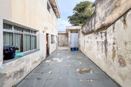 Casa à venda com 183m², 3 quartos e 4 vagas Casa à venda com 183m², 3 quartos e 4 vagasQuintal