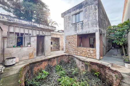 Casa à venda com 183m², 3 quartos e 4 vagas Casa à venda com 183m², 3 quartos e 4 vagasPiscina