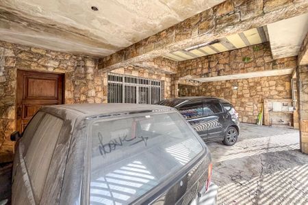 Casa à venda com 183m², 3 quartos e 4 vagas Casa à venda com 183m², 3 quartos e 4 vagasGaragem