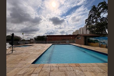 Apartamento à venda com 60m², 3 quartos e 1 vaga Apartamento à venda com 60m², 3 quartos e 1 vagaÁrea comum - Piscina
