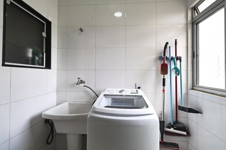 Apartamento à venda com 60m², 3 quartos e 1 vaga Apartamento à venda com 60m², 3 quartos e 1 vagaLavanderia