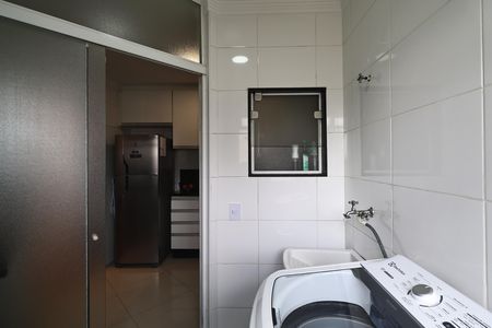 Apartamento à venda com 60m², 3 quartos e 1 vaga Apartamento à venda com 60m², 3 quartos e 1 vagaLavanderia
