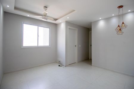 Sala de apartamento para alugar com 2 quartos, 41m² em Ramos, Rio de Janeiro