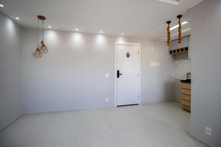 Sala de apartamento para alugar com 2 quartos, 41m² em Ramos, Rio de Janeiro