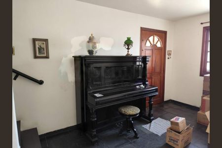Casa à venda com 3 quartos, 220m² em Jardim Santo Antoninho, São Paulo