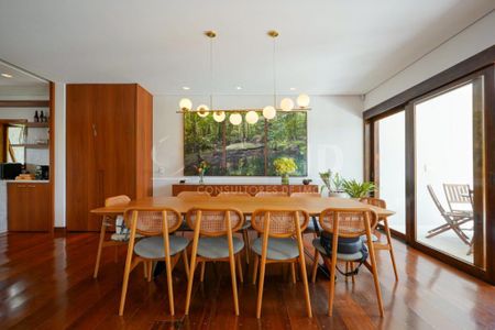 Casa à venda com 704m², 5 quartos e 8 vagas
