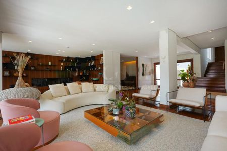 Casa à venda com 704m², 5 quartos e 8 vagas