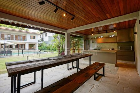 Casa à venda com 704m², 5 quartos e 8 vagas