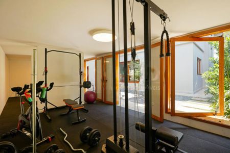 Casa à venda com 704m², 5 quartos e 8 vagas
