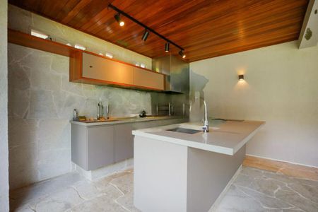 Casa à venda com 704m², 5 quartos e 8 vagas