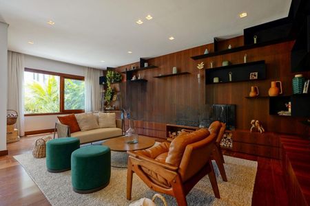 Casa à venda com 704m², 5 quartos e 8 vagas