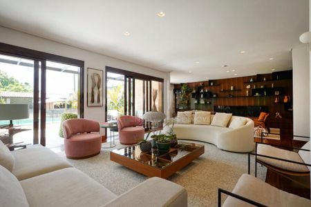 Casa à venda com 704m², 5 quartos e 8 vagas