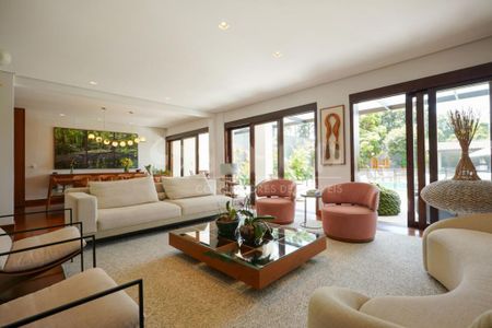 Casa à venda com 704m², 5 quartos e 8 vagas